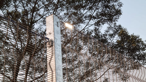 perimeter lighting on wire mesh fence